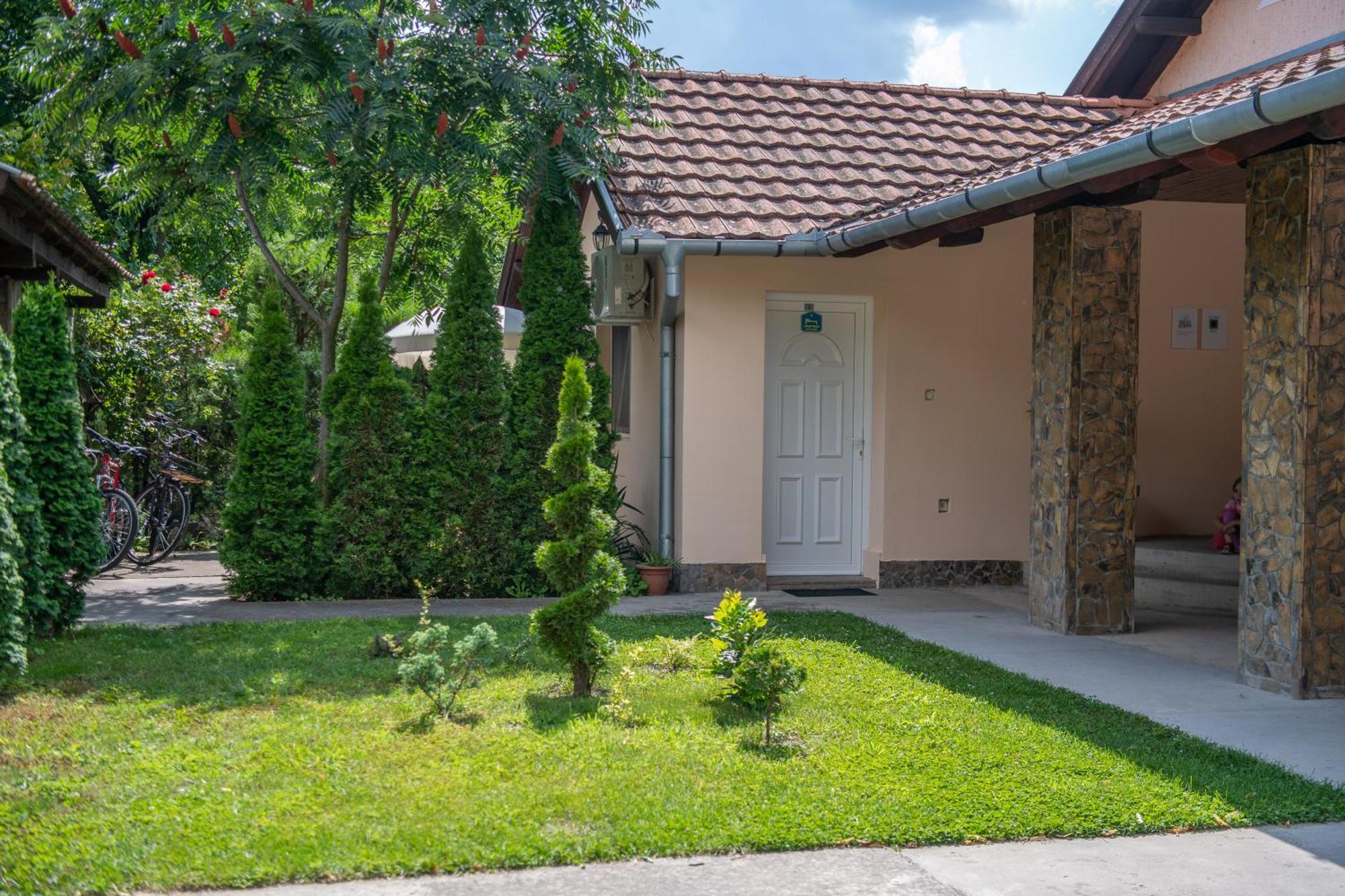 Guesthouse Kristina Палич Екстер'єр фото