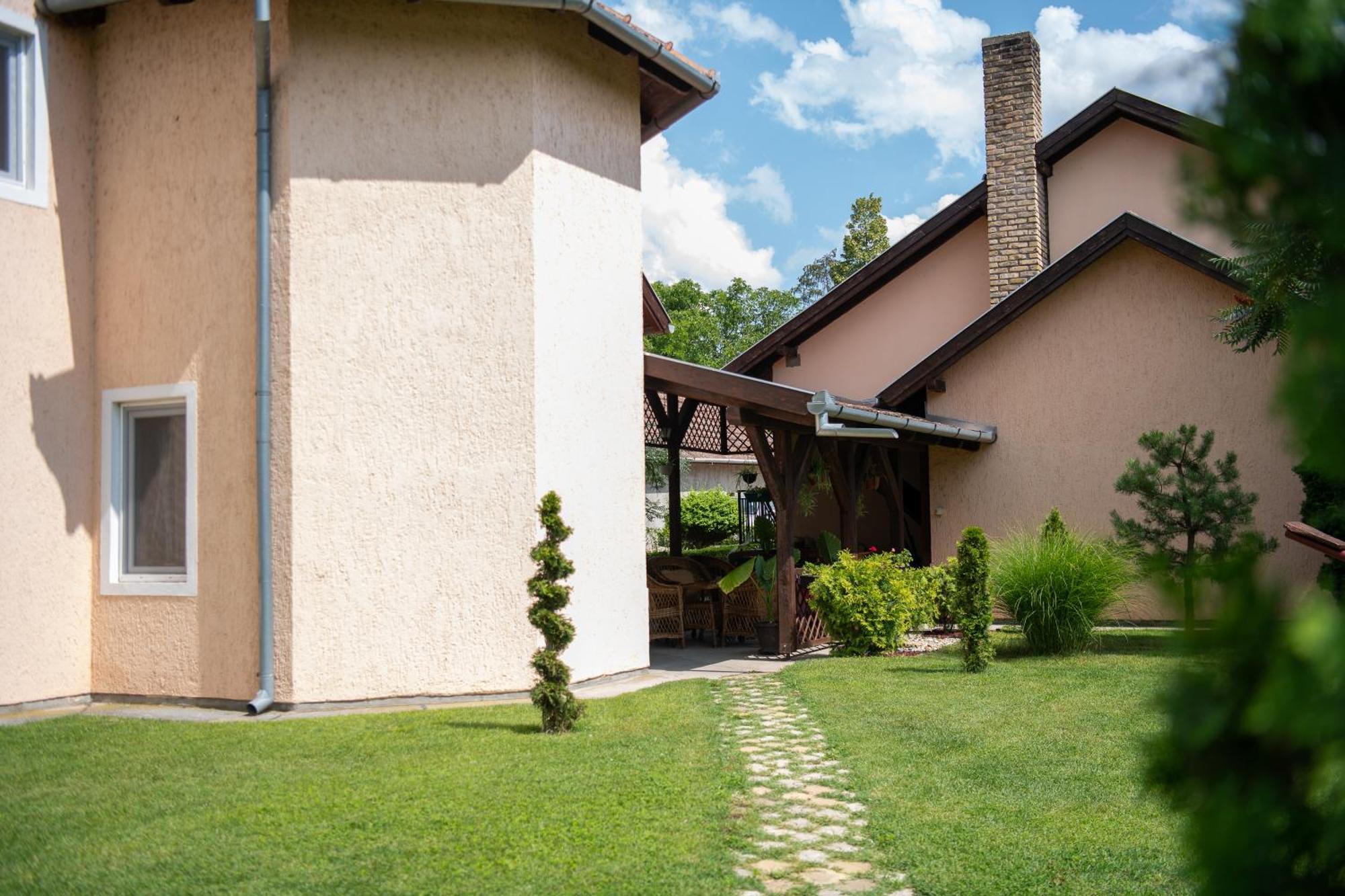 Guesthouse Kristina Палич Екстер'єр фото
